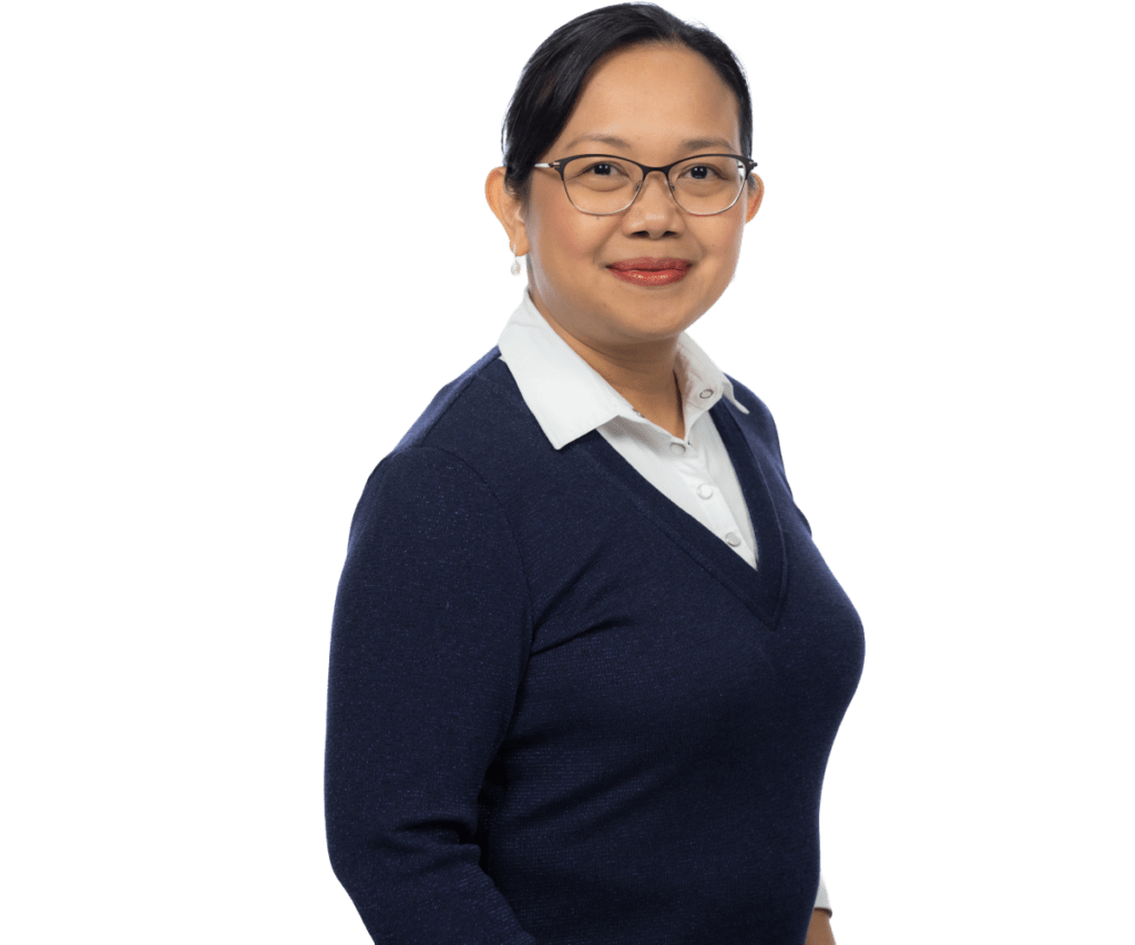 Rhealyn Mugri with her glassess smiling with whitebackground in her local Dublin office as The Digital Projects Founder